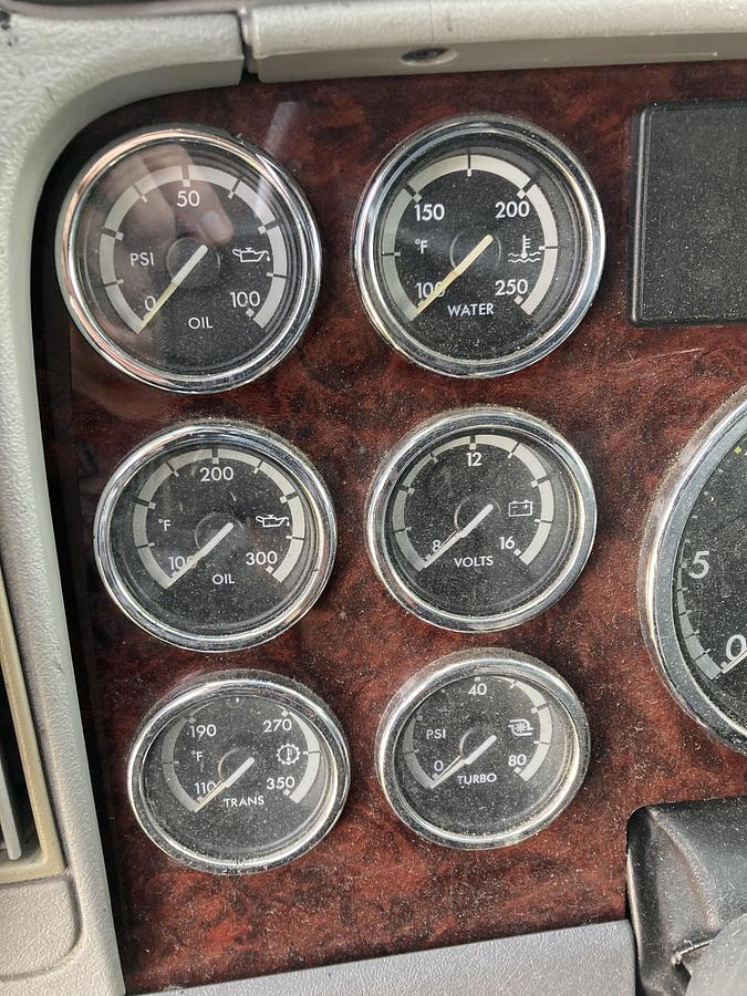 Used 2014 Freightliner Coronado Sleeper Semi Truck