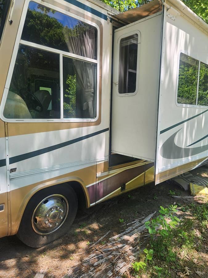 Used 2001 Damon Motorhome