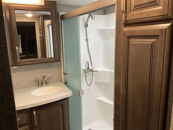 Used 2020 Keystone Alpine 3850RD