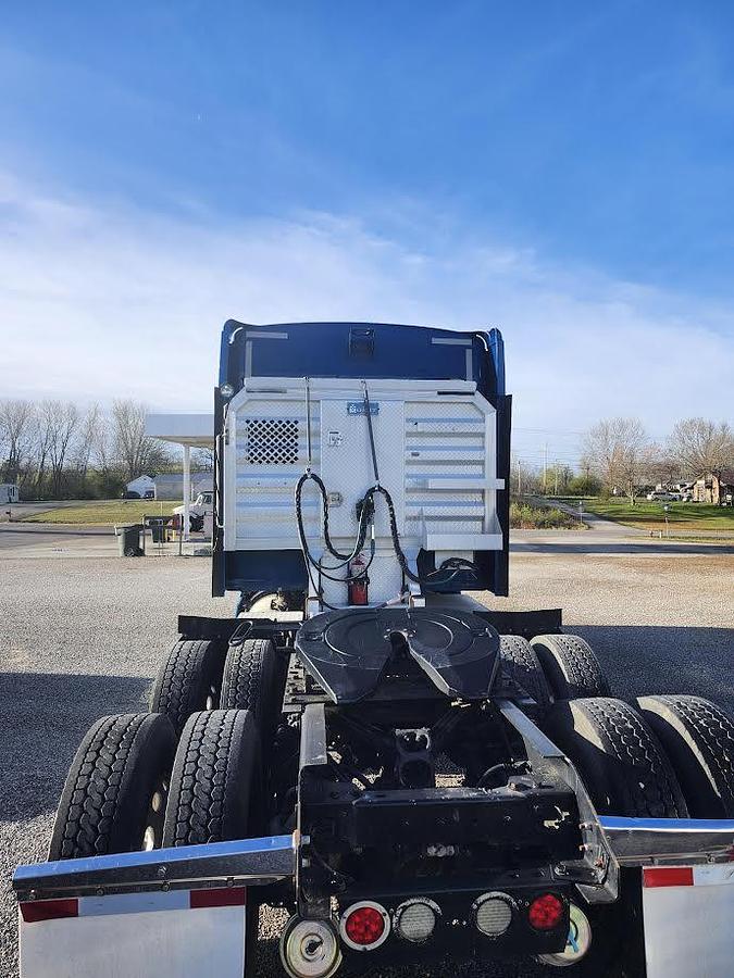 Used 2012 Kenworth T600 Conventional Sleeper Semi