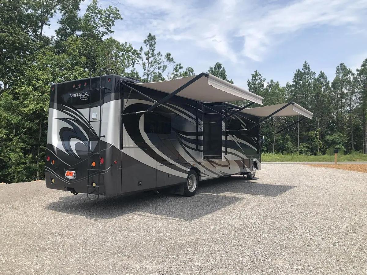 Used 2019 Coachmen Mirada Select 37SB Class A Motorhome