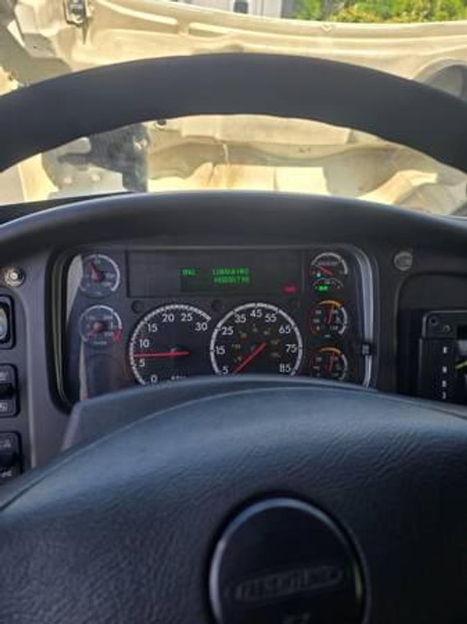 Used 2016 Freightliner M2 106