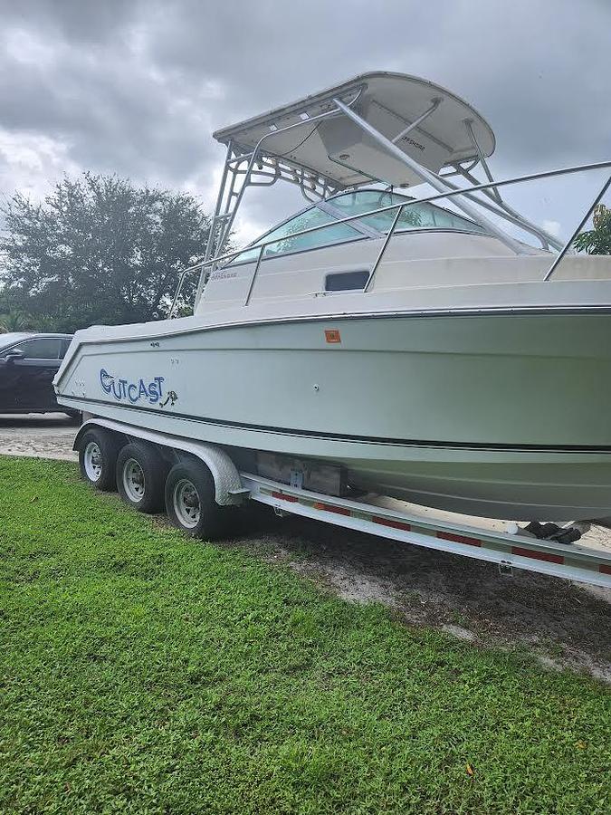 Used 1999 Robalo 2420