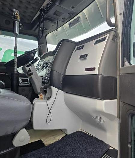 Used 2014 KENWORTH T660