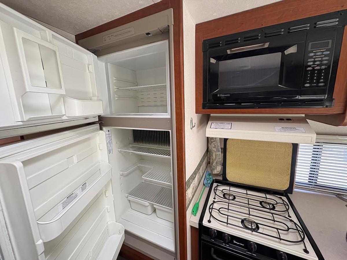 Used 2002 Coachmen Mirada Class A Motorhome