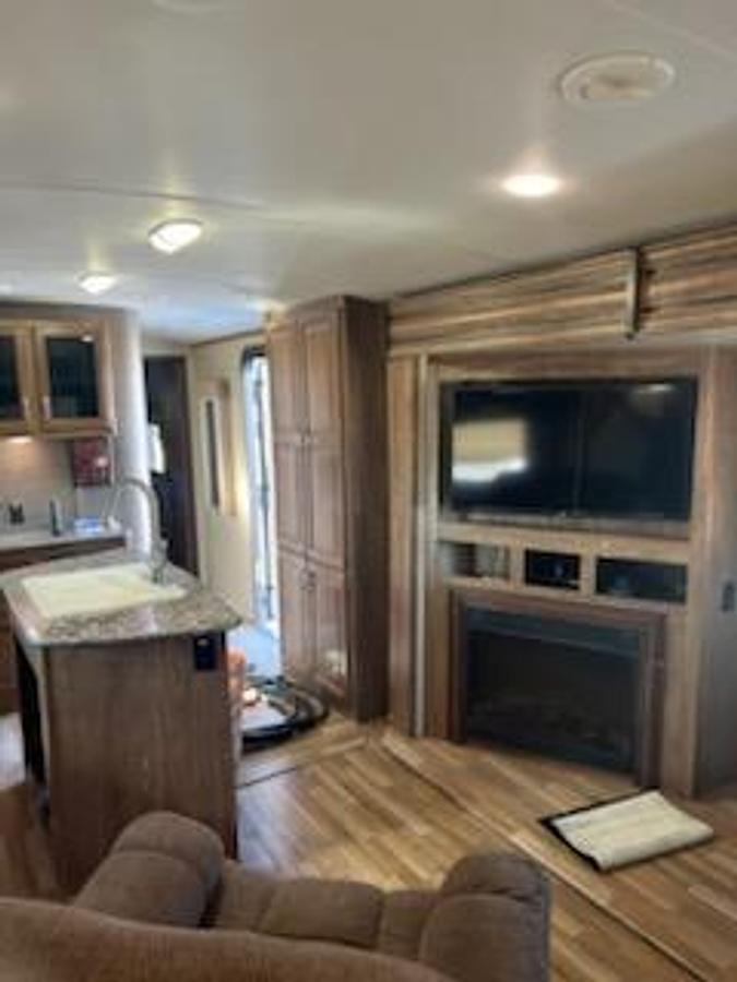 Used 2015 Keystone Laredo Travel Trailer