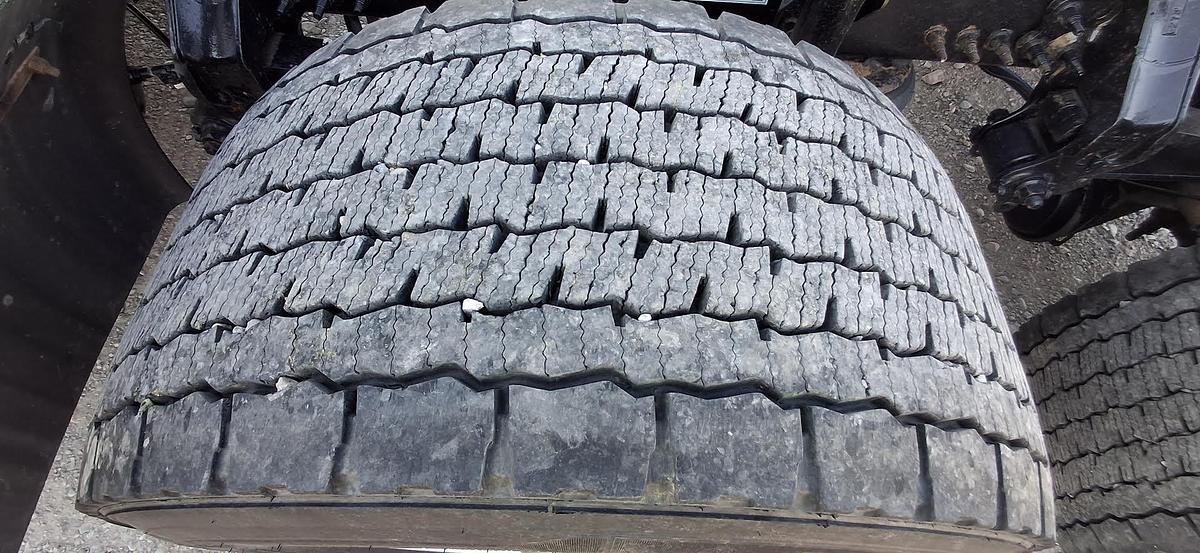 Used 2017 Volvo VNL64T670 Sleeper Semi Truck