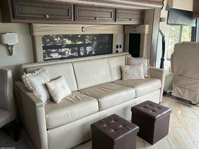 Used 2018 Newmar Bay Star 3414