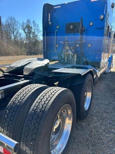 Used 2022 Peterbilt 389