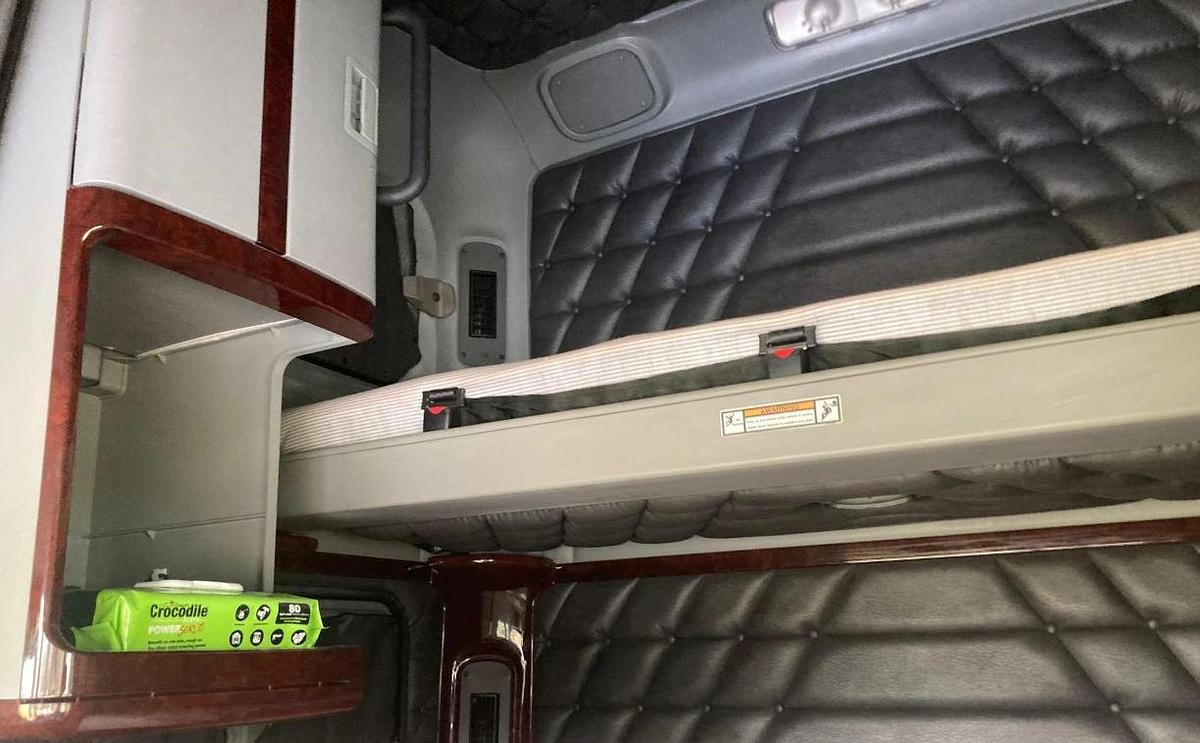 Used 2014 Freightliner Coronado Sleeper Semi Truck