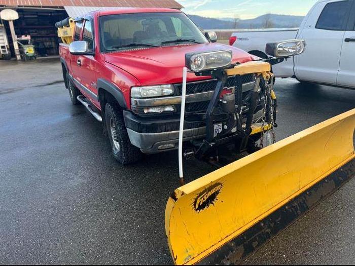 Used 2002 Chevrolet Silverado 2500HD with Snow Plow