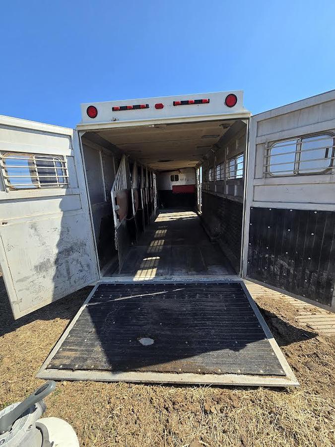 Used 1986 Lite Line 9 Horse Trailer