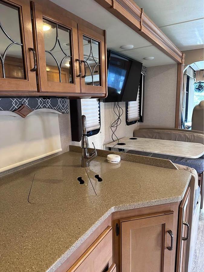 Used 2017 Thor Motor Coach Hurricane