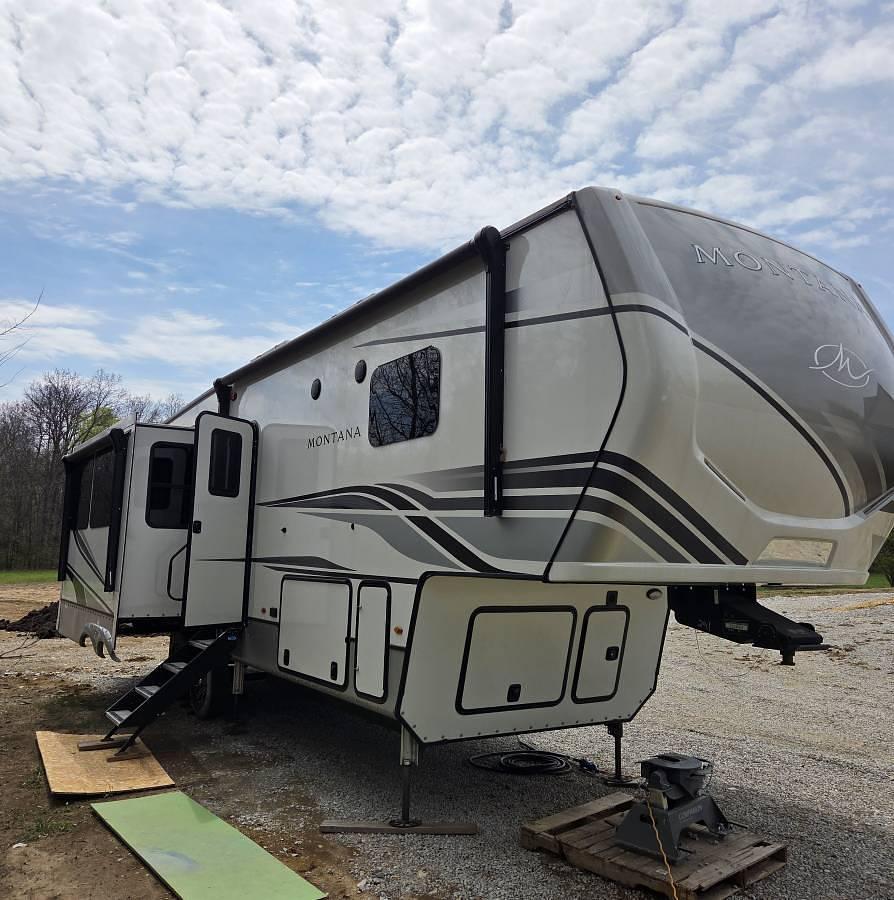 Used 2023 Keystone Montana 3123RL