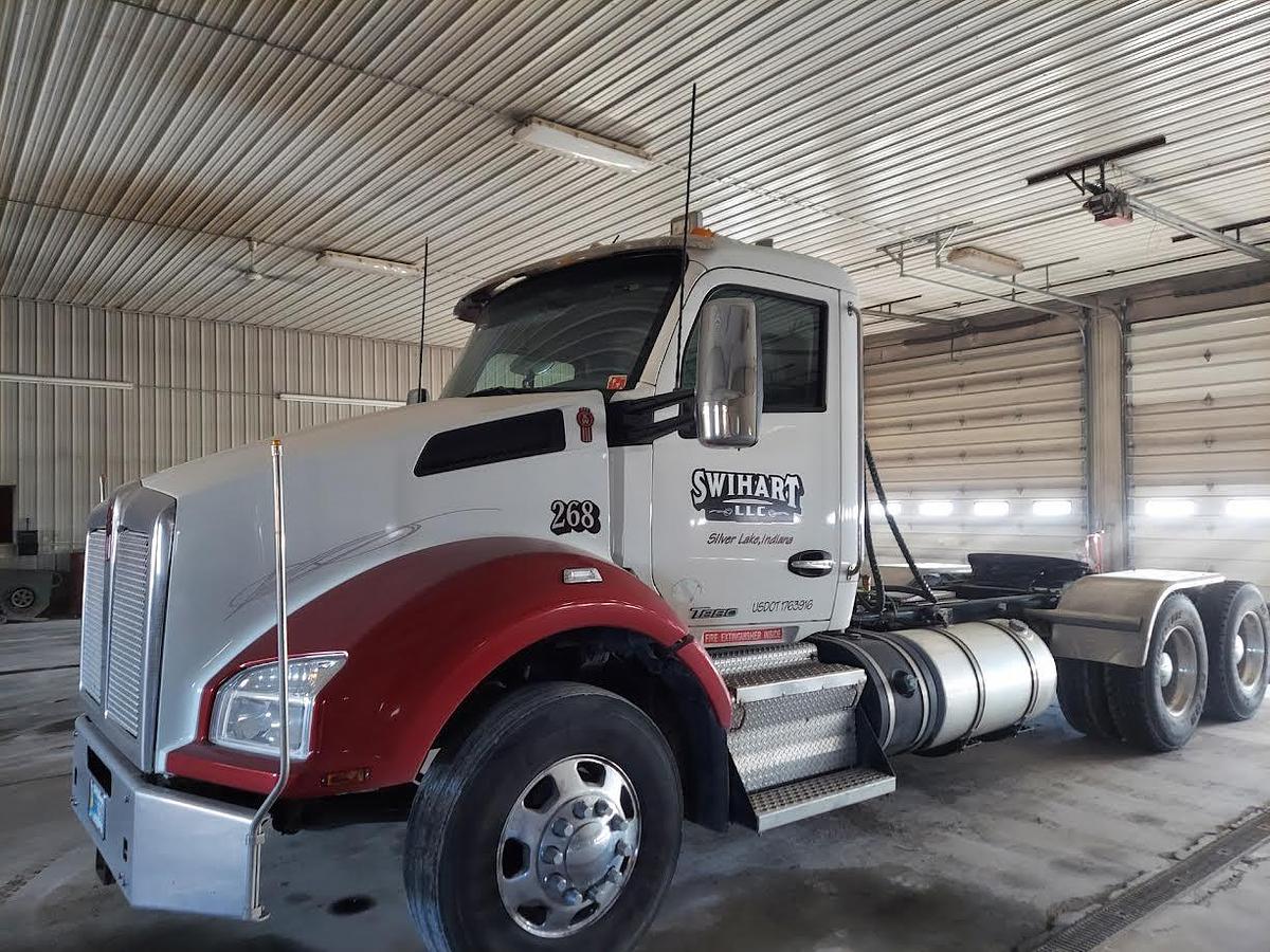 Used 2016 Kenworth T880 Day Cab