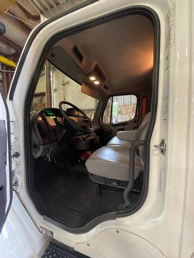 Used 2016 Freightliner M2 Refrigerated Box Truck