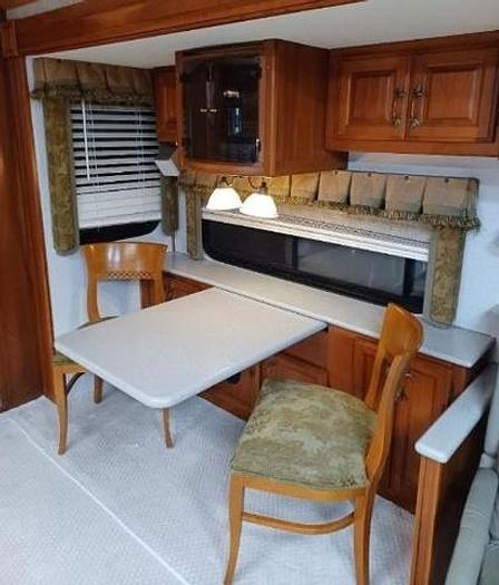 Used 2004 American Coach American Tradition 40J