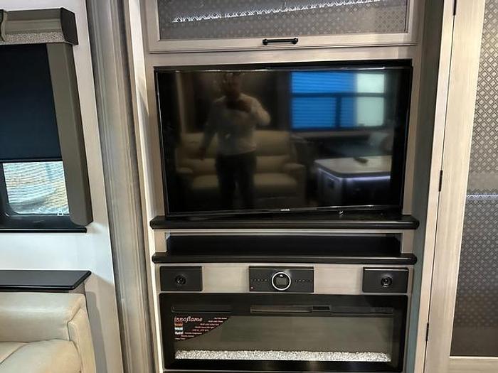 Used 2022 Keystone Montana High Country 385BR