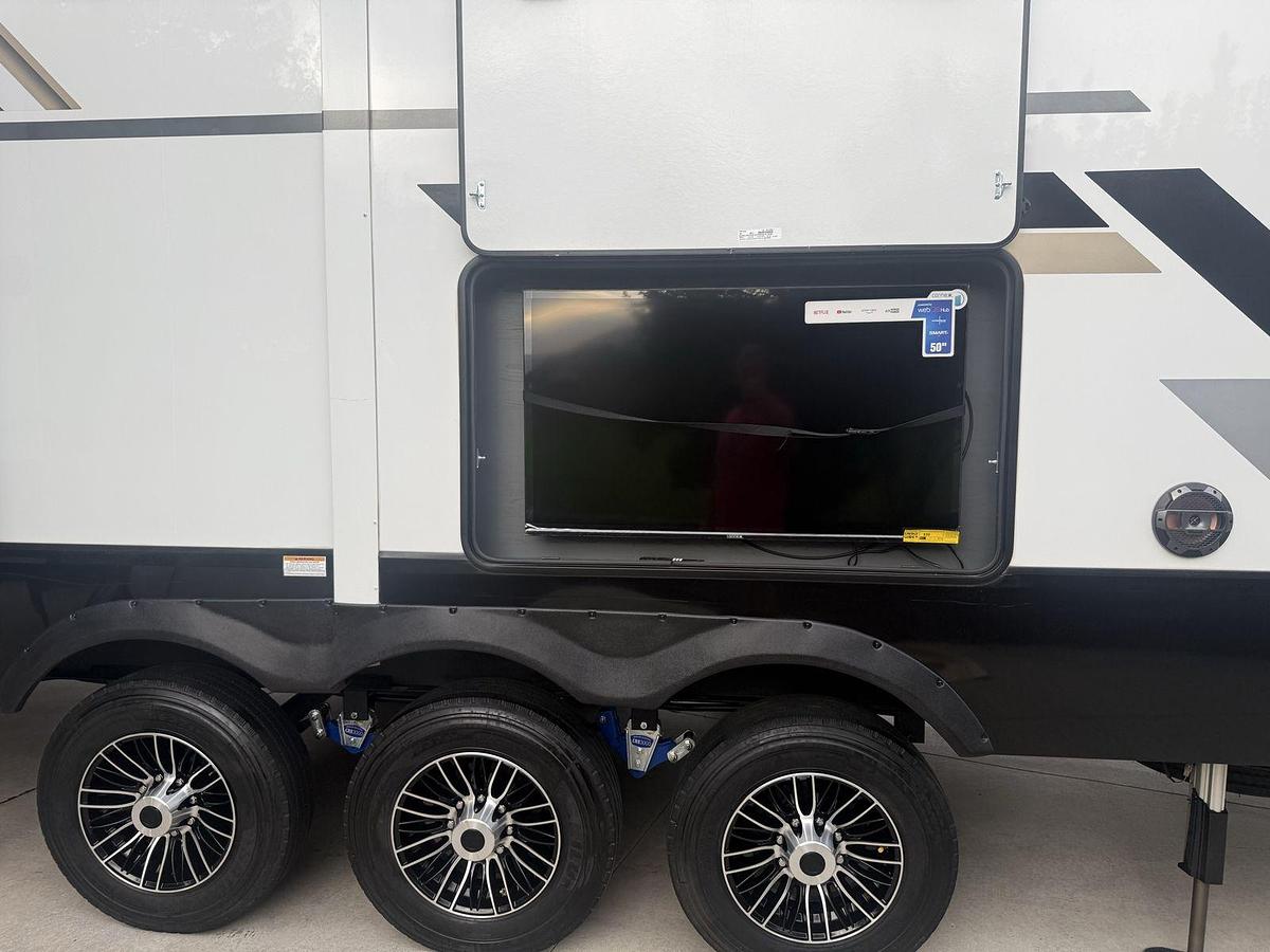 Used 2025 Keystone Raptor 433 Toy Hauler Fifth Wheel