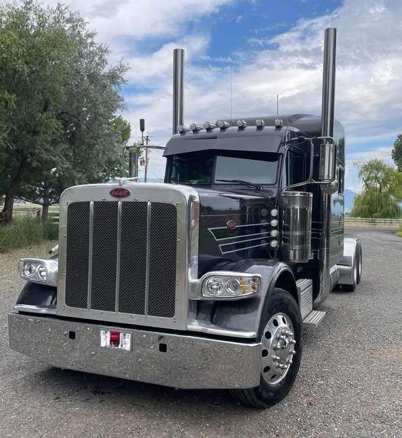 Used 2024 Peterbilt 389 Sleeper Semi Truck