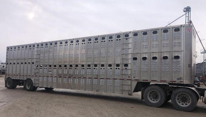 Used 2016 Wilson PSDCL-402 Livestock Trailer