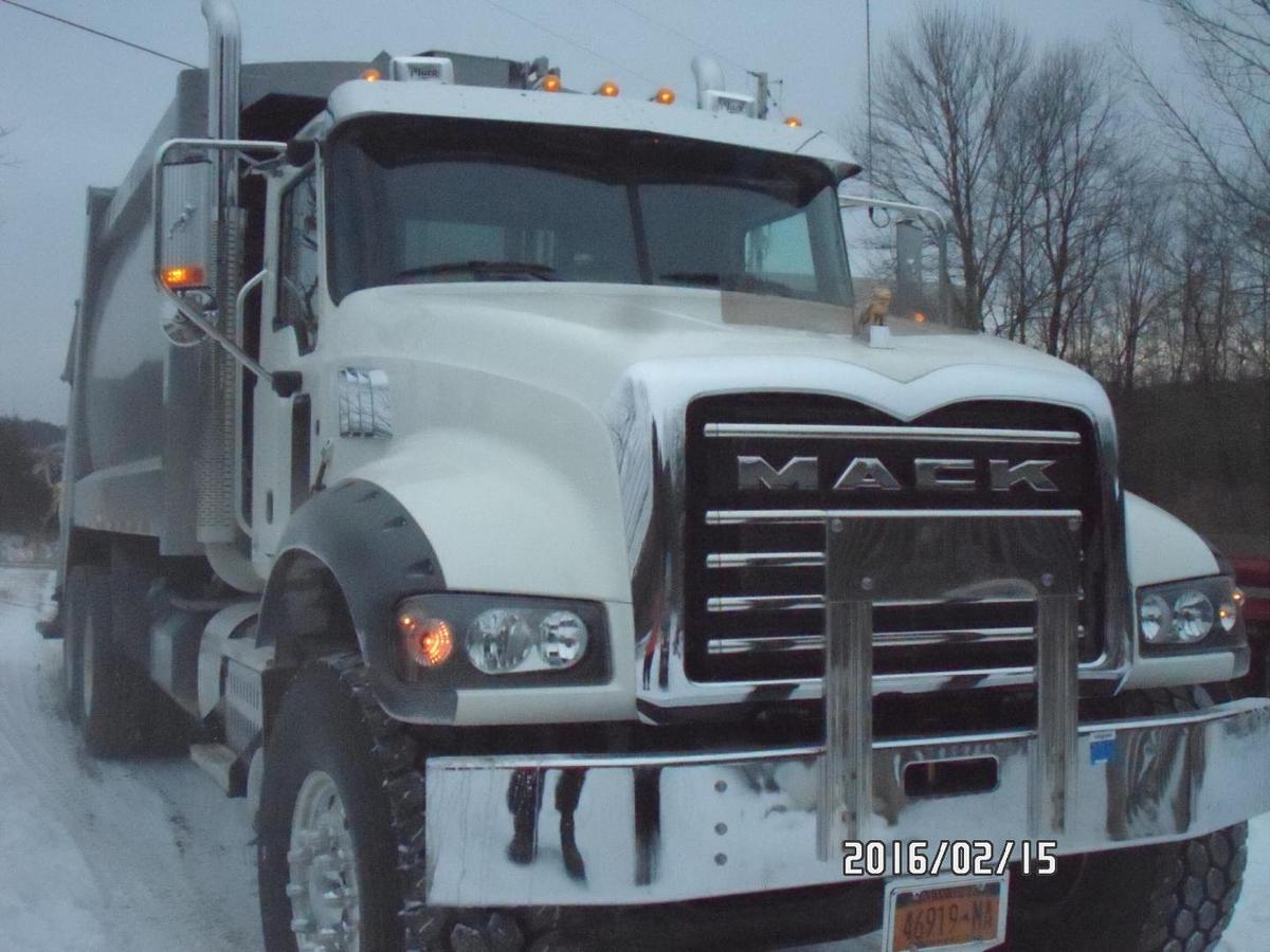 Used 2016 Mack Granite GU713 — 25-Yard PakMor Rear-Load Refuse Truck