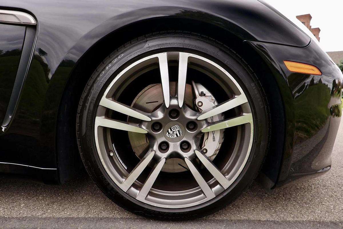 Used 2014 Porsche Panamera 4s Executive