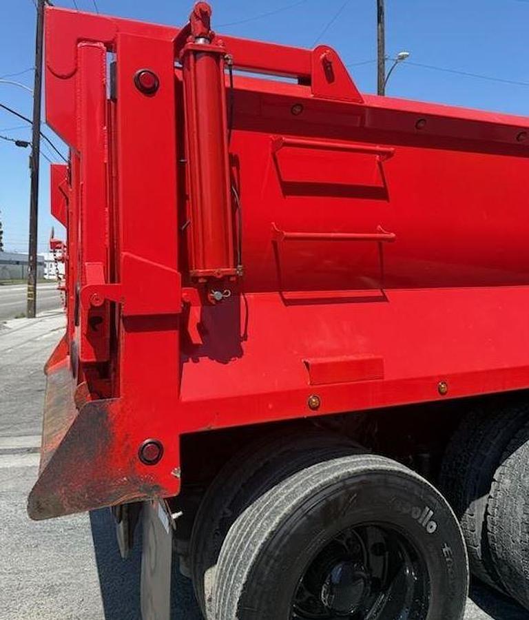 Used 2015 Peterbilt 579 End Dump Truck