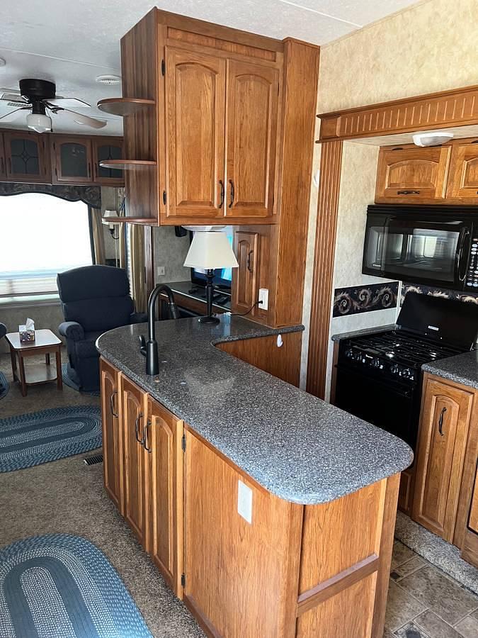 Used 2015 Keystone Montana Fifth Wheel