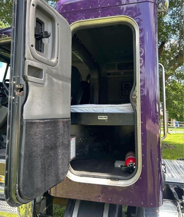 Used 2019 Peterbilt 389 Conventional Sleeper Cab