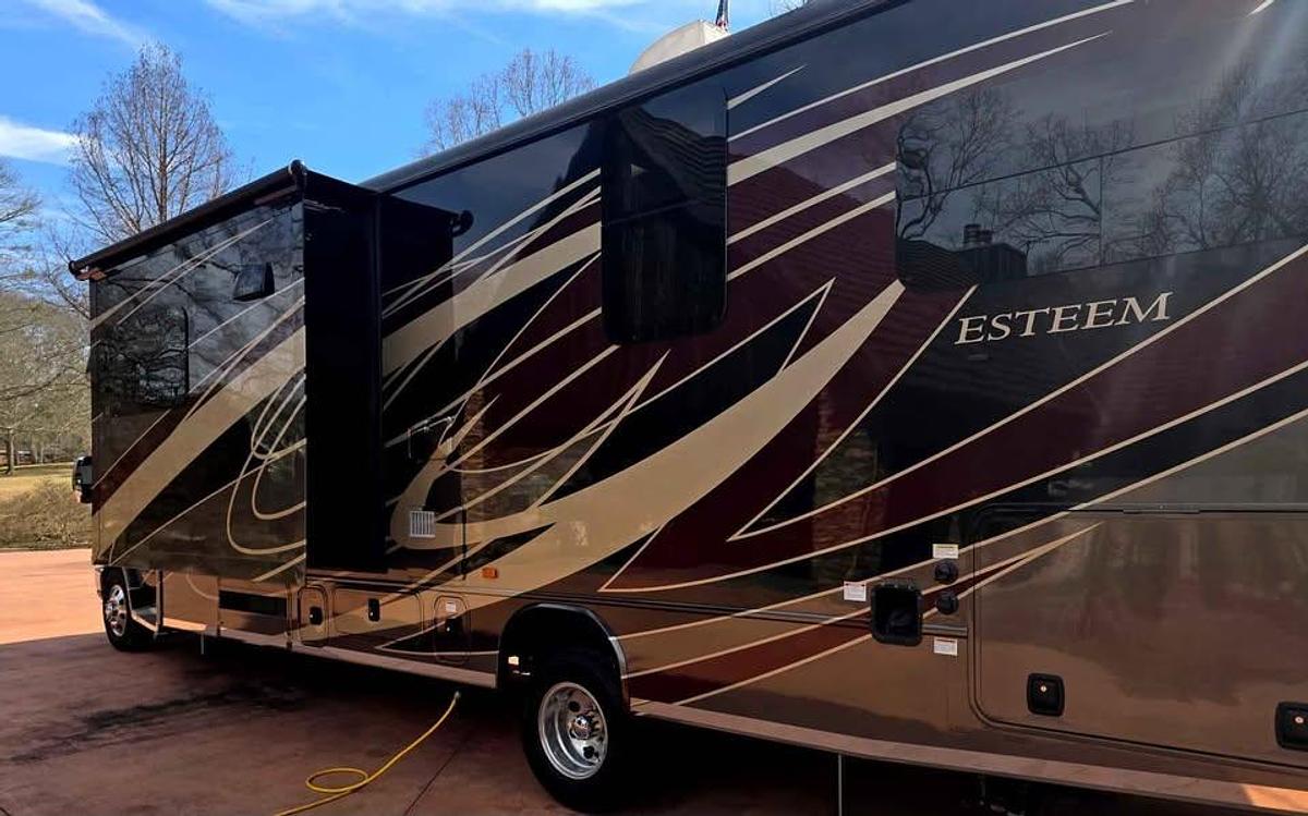 Used 2019 Entegra Esteem 31l