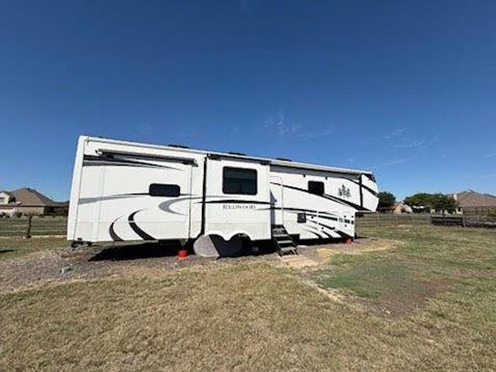 Used 2021 Crossroads Redwood 4001LK