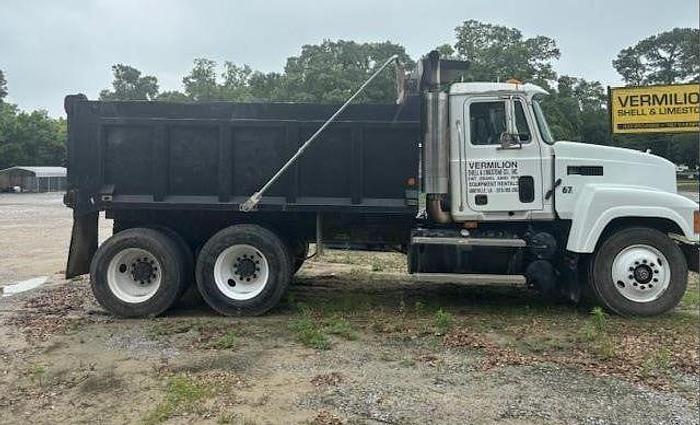 Used 2002 Mack CH613