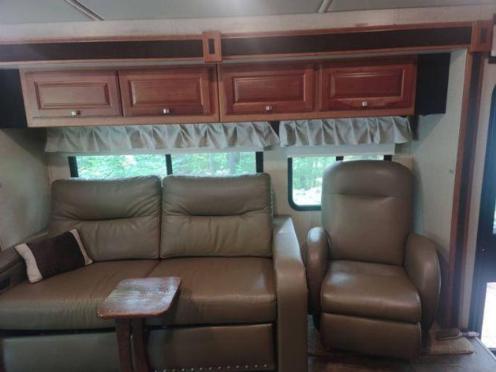 Used 2014 Winnebago Sightseer 35C
