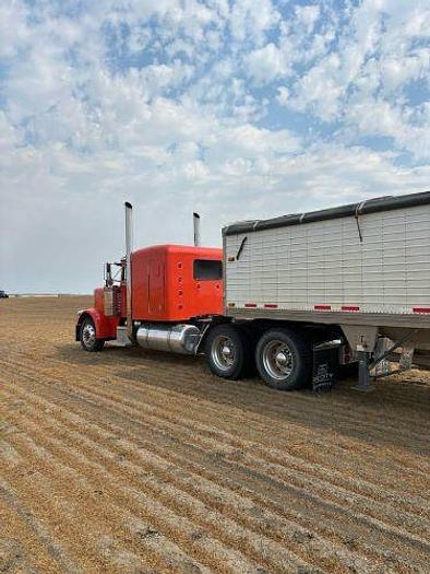 Used 1995 Peterbilt 379 Flat Top Sleeper
