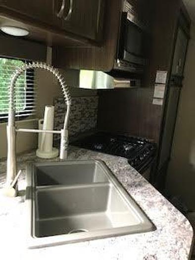 Used 2018 Dutchmen Coleman Light 2305QB