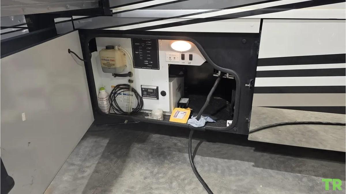 Used  2017 Winnebago Grand Tour 45RL