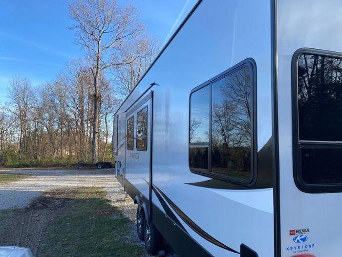 Used 2021 Keystone Sprinter 35BH