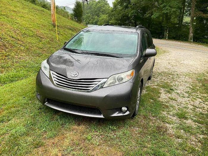 Used 2015 Toyota Sienna XLE