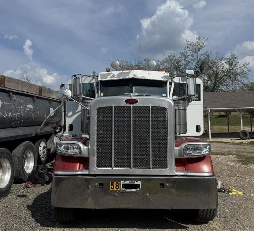 Used 2012 Peterbilt 389