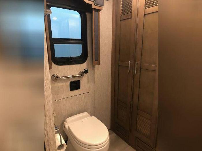 Used 2020 Newmar VENTANA 4037