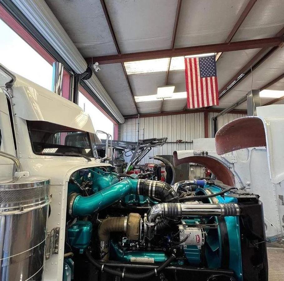 Used 2005 PETERBILT 379EXHD with 2014 Ritenour 53' Step Deck Trailer