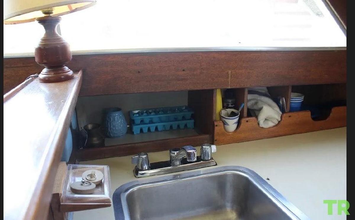 Used 1967 Chris-Craft Commander Classic Cruiser Boat