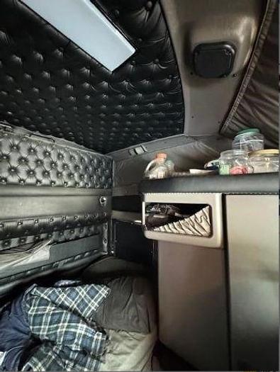 Used 2023 KENWORTH W900L