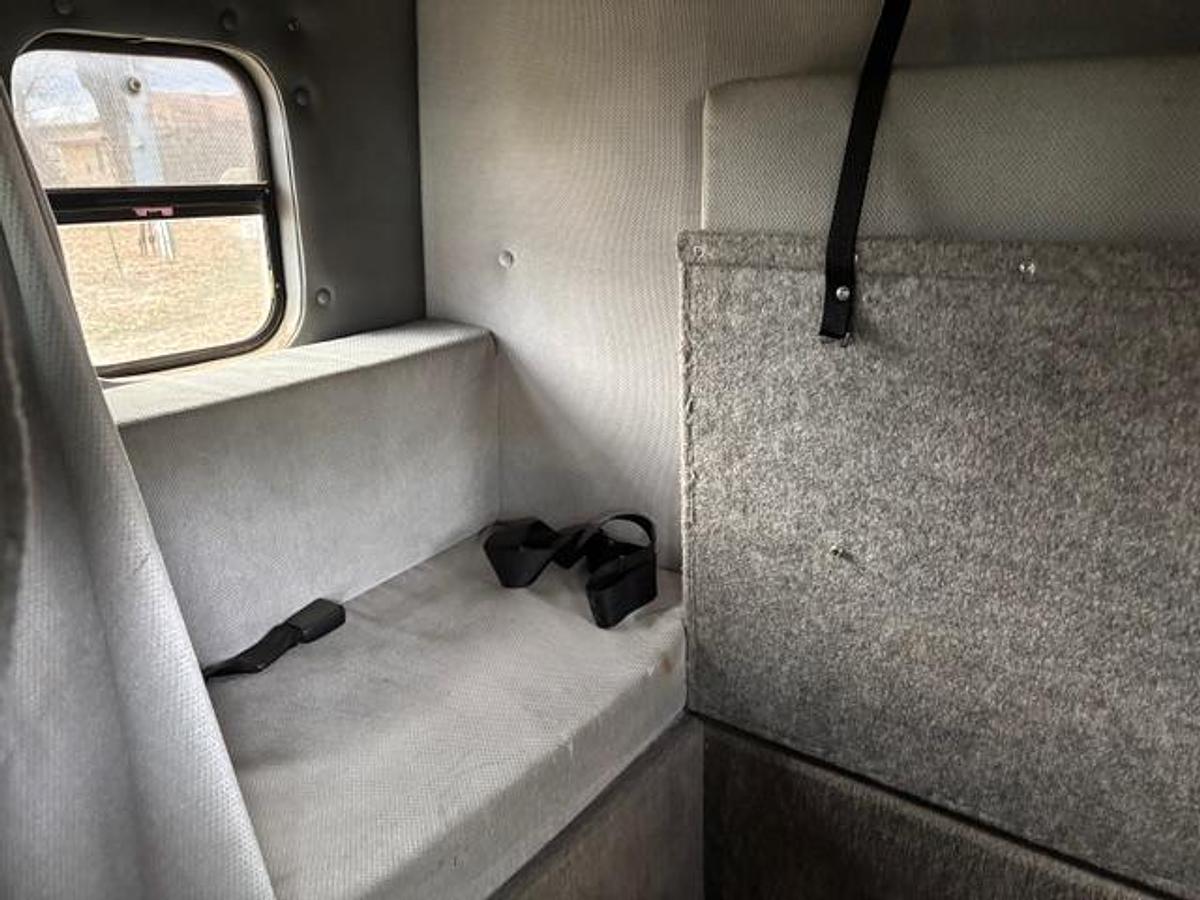 Used 2001 KENWORTH T300