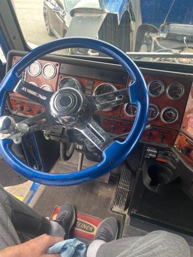 Used 2007 Freightliner FLD132 Classic XL