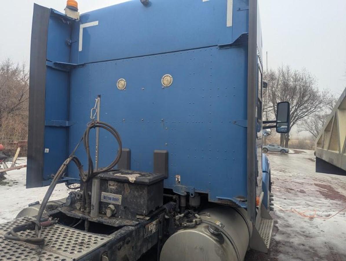 Used 2016 Kenworth T680 Conventional Sleeper Semi