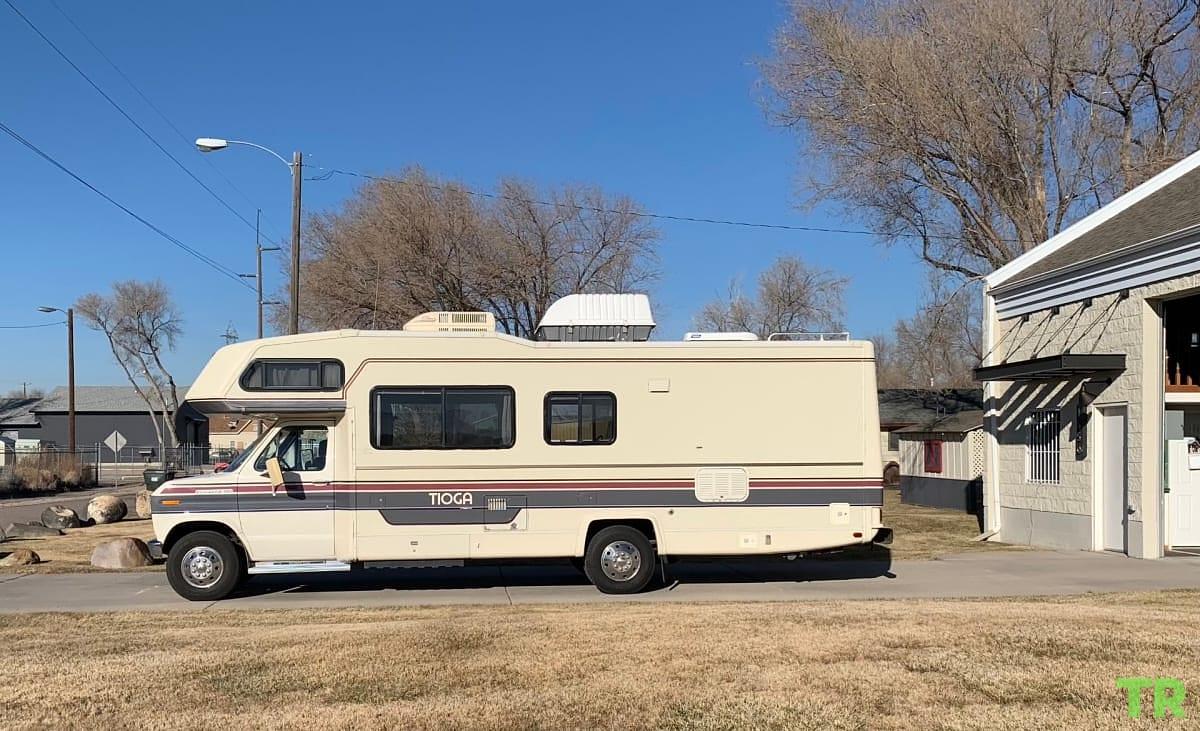 Used 1989 Motorhome on Ford E-350 Chassis