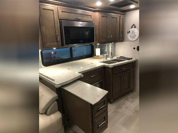 Used 2020 Newmar VENTANA 4037