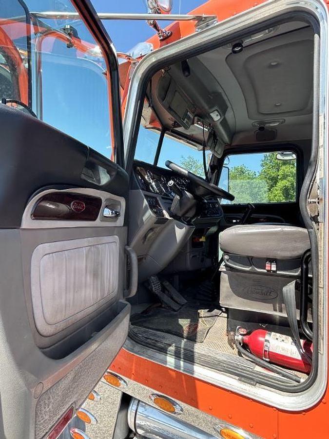 Used 2016 Peterbilt 389 Glider Kit – Classic 389 Styling – Heavy-Duty Truck
